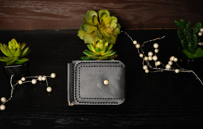 Modern Minimalist Leather Wallet with Center Cash Pin