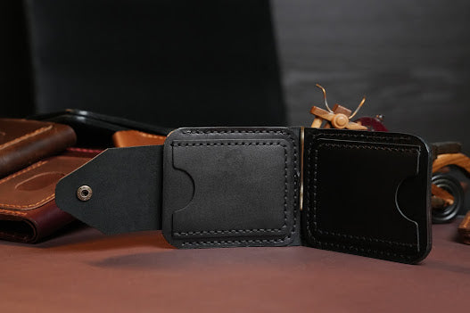 Modern Minimalist Leather Wallet with Center Cash Pin